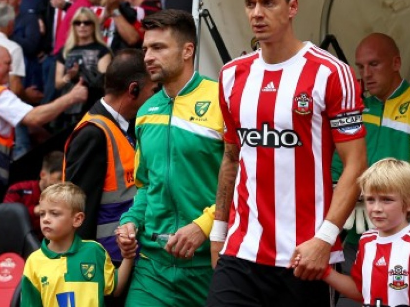 Mascot at Southampton vs Chelsea – 27/2/16