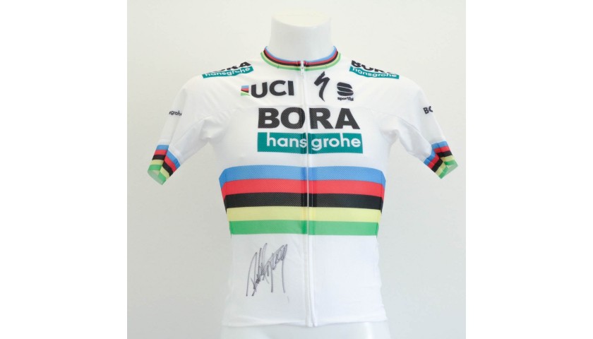 Sagan unveils new rainbow jersey