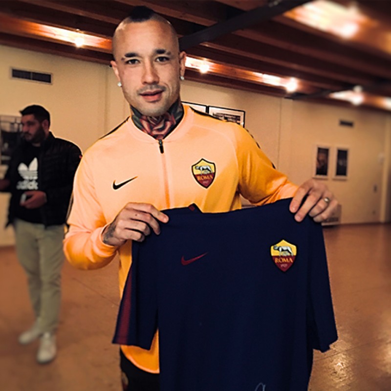Official Nainggolan AS Roma Training Shirt, 2017/18 - Signed