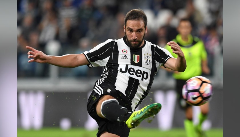 Higuain's Authentic Juventus Signed Shirt, 2016/17 
