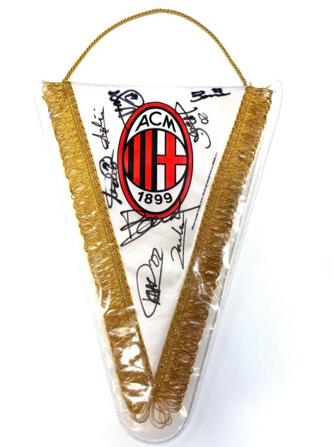 Gagliardetto ufficiale Milan 2013/14 - Autografato