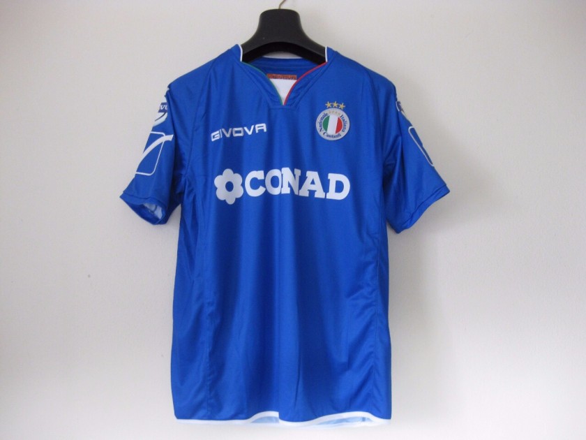 Neri Marcorè's signed shirt, pants, socks and pennant from "Nazionale Italiana Cantanti"