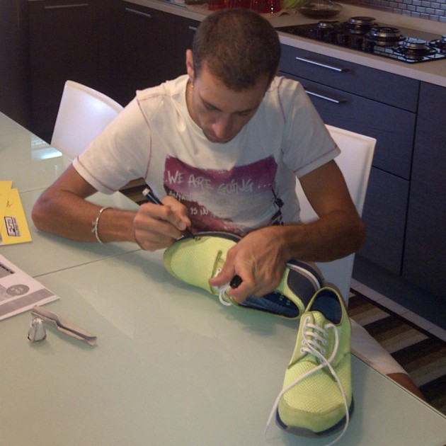 Scarpe di Vincenzo Nibali autografate ed indossate per podio Tour de France - Barracuda