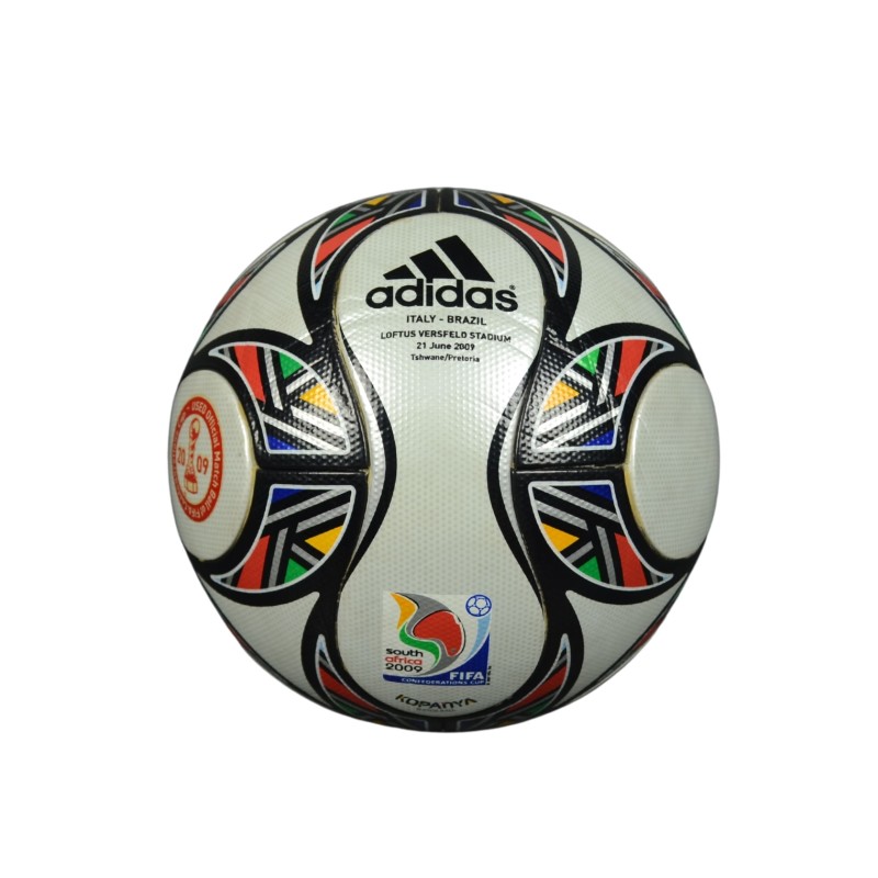 Pallone della partita Italia-Brasile della Confederations Cup 2009