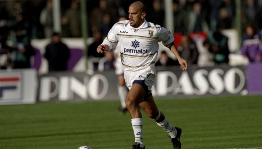 Verón's Parma Signed Match Shirt, 1998/99
