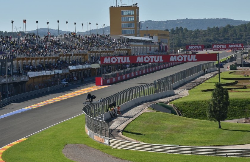 MotoGP™ Valencia: accesso griglie partenza e premiazione + pass weekend paddock per due persone 