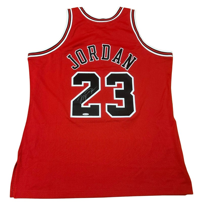 Michael Jordan Chicago Bulls Signed Jersey - Upper Deck COA