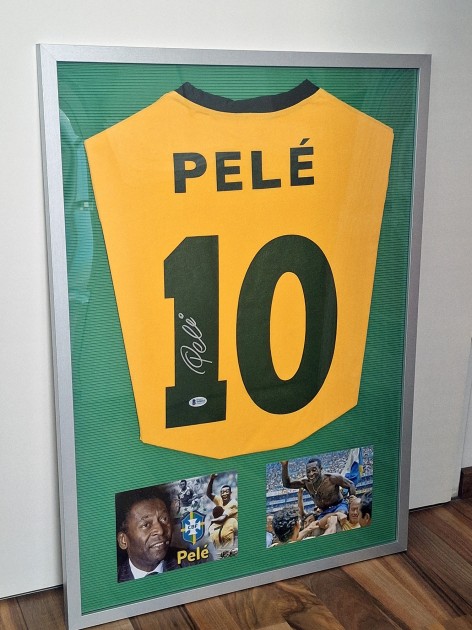 La maglia del Brasile di Pelé firmata e incorniciata
