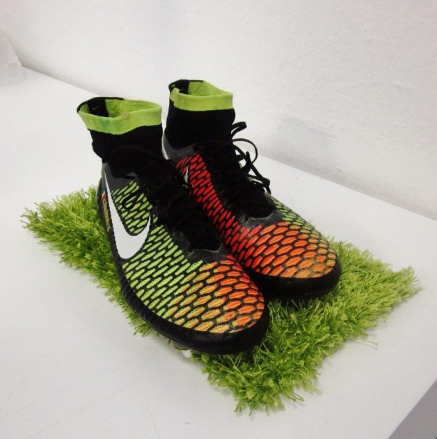 Chaussures Match Worn Chiellini – Adidas Jaune/noir, Serie A, Italie (occasion)