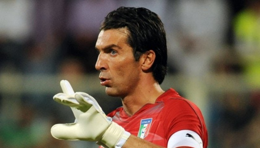 Buffon's Italy Signed Match Shirt, 2007/08