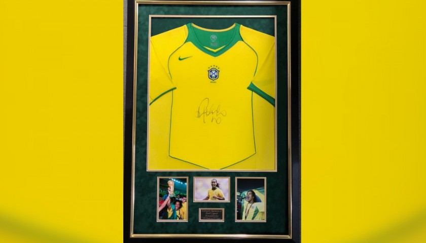 Ronaldinho Front Signed Brazil 2004 Home Shirt In Hero Frame