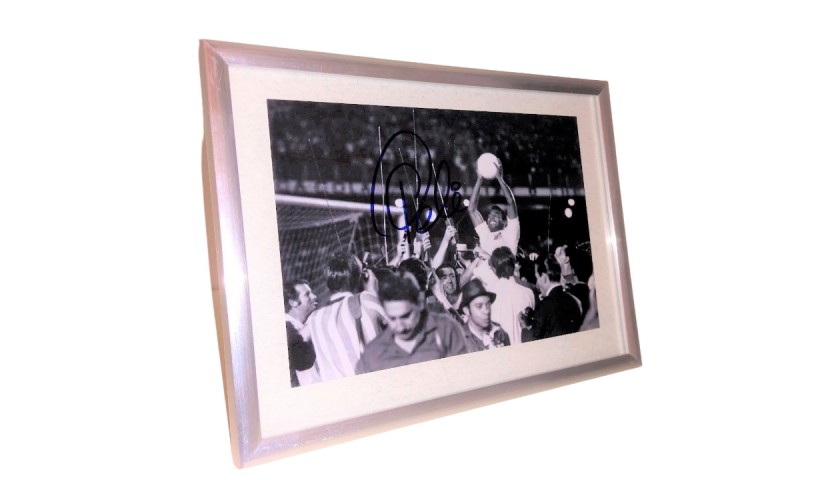 Pele Signed Photograph