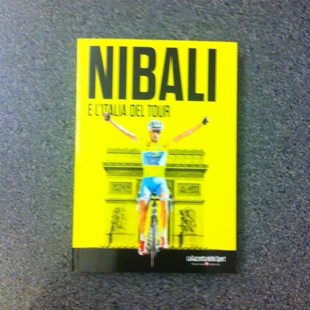 "Nibali e l'Italia del Tour" book signed by Vincenzo Nibali