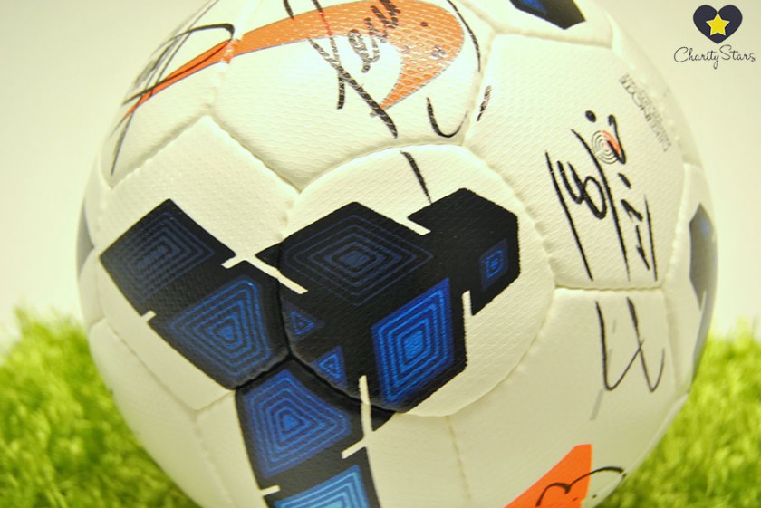 The ball of match Inter-Juventus signed by all the team