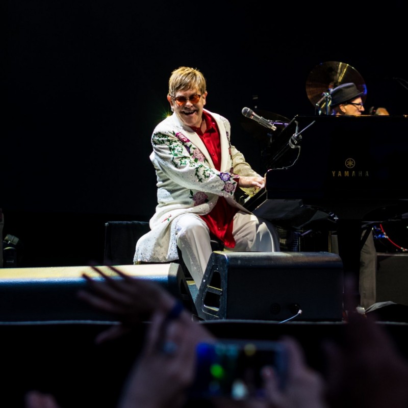 Due biglietti per il concerto di Elton John all'O2 Arena di Londra - 8 aprile 2023