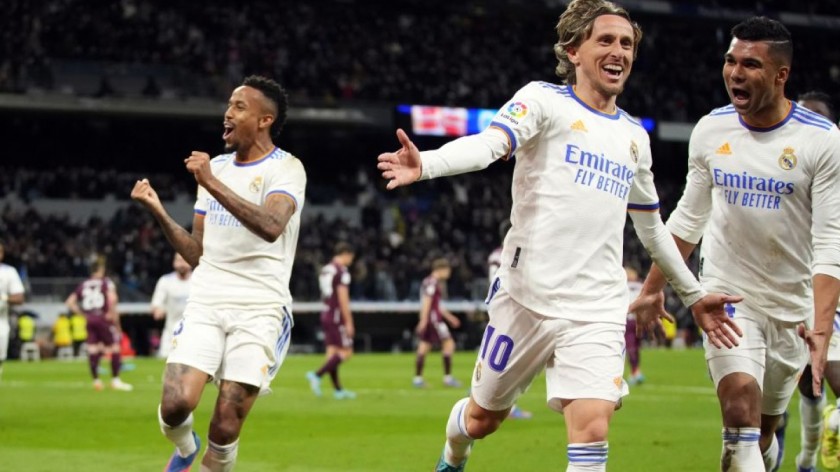 Modric's Official Real Madrid Signed Shirt, 2018/19 - CharityStars