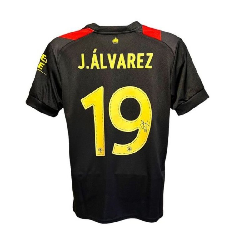 La maglia ufficiale da trasferta firmata da Julian Alvarez per il Manchester City 2022/23