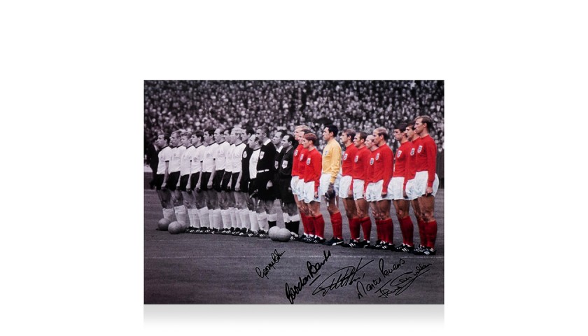 England Signed Photo 1966 by 5