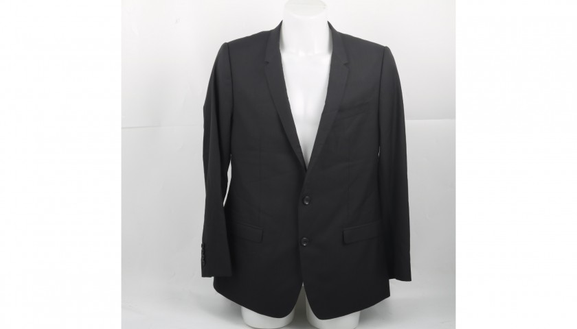 Tiziano Ferro's Black Suit