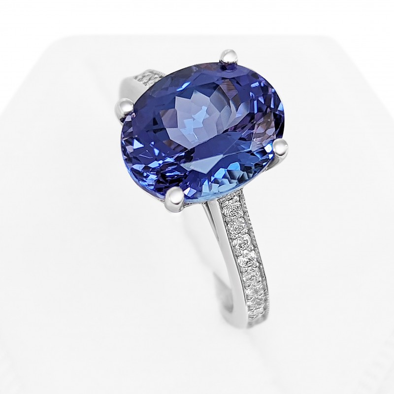 5.32 Carat Violetish Blue Tanzanite And 0.20 Ct Diamonds 14K White Gold Ring