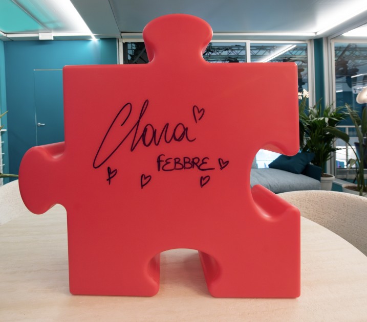 Puzzle design module autographed by Clara