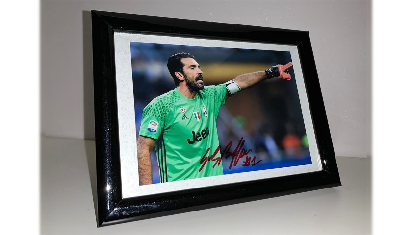 Gianluigi Buffon Signed Photograph