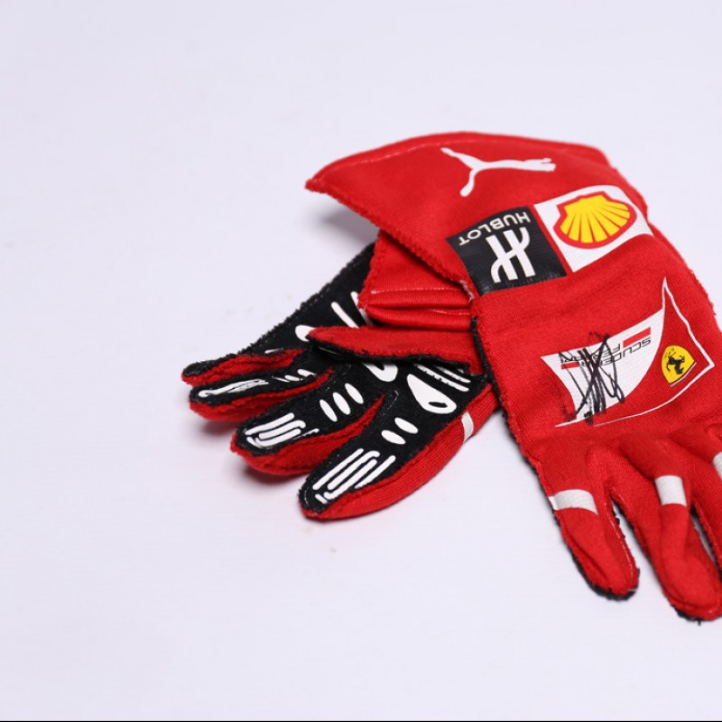 Signed Gloves Used by Sebastian Vettel in 2016 Abu Dhabi GP
