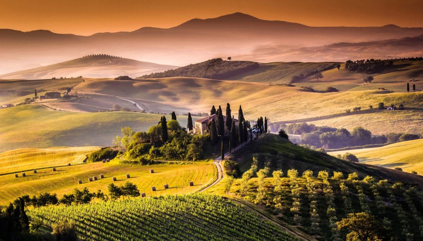 4 Nights in Tuscany, Tour of Cortona & Wine Tasting for 4