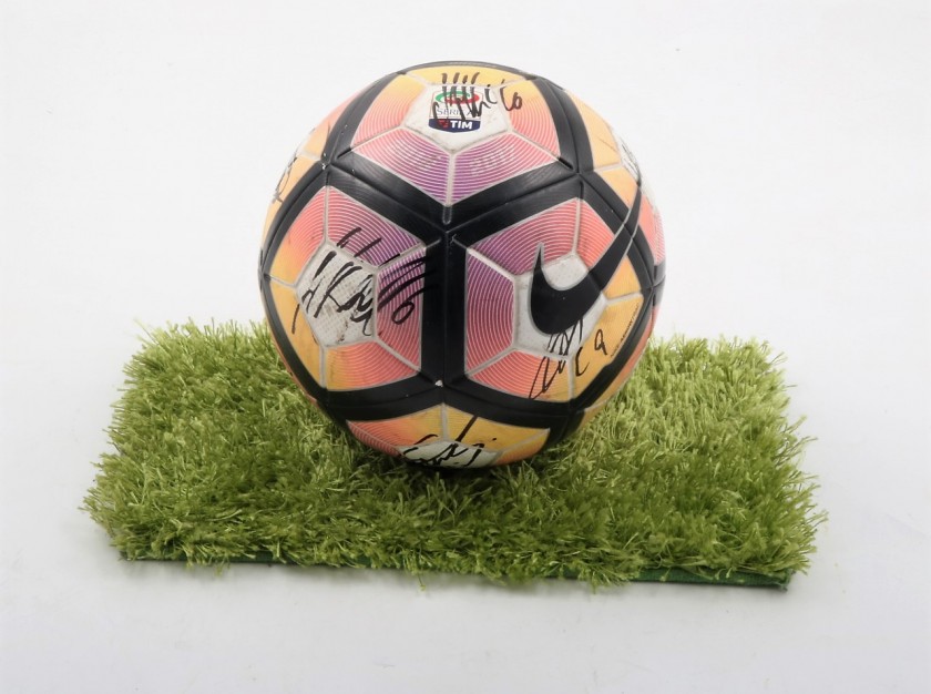 Matchball Played Serie A 2016/17 - Signed by Juventus Players