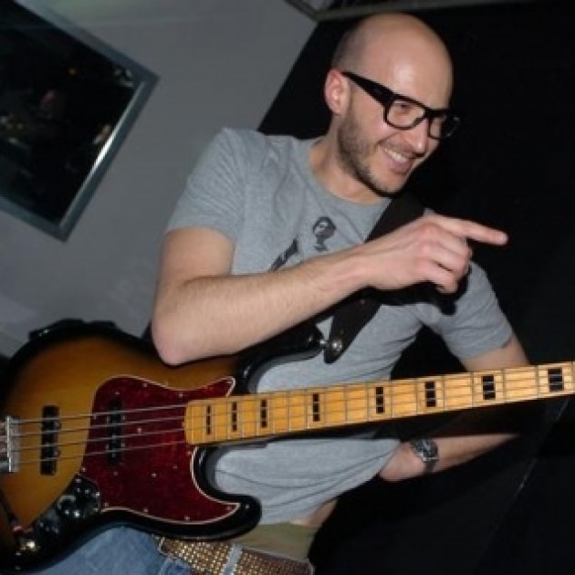 Bass lesson with Saturnino 