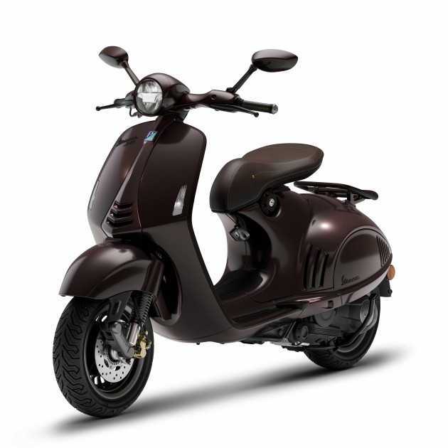 Vespa 946 Horse
