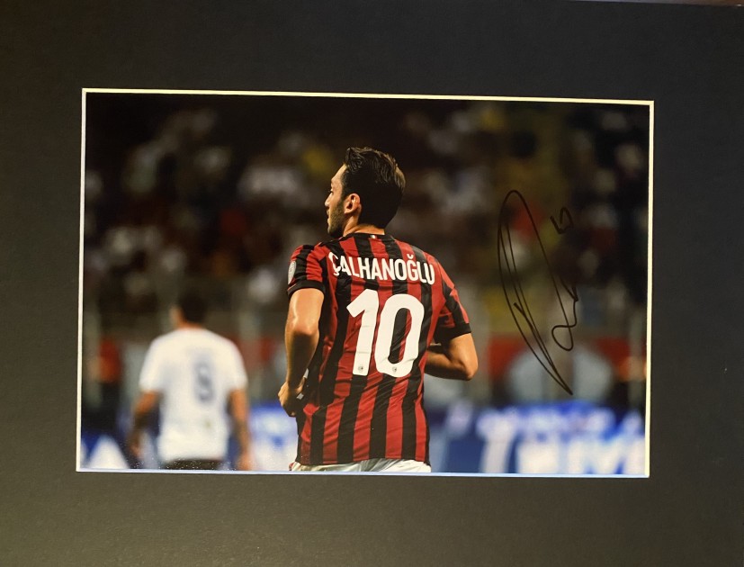 Foto Milan di Hakan Calhanoglu - Autografata e incorniciata