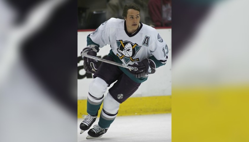 Teemu Selanne's Official Anaheim Ducks Signed Shirt - CharityStars