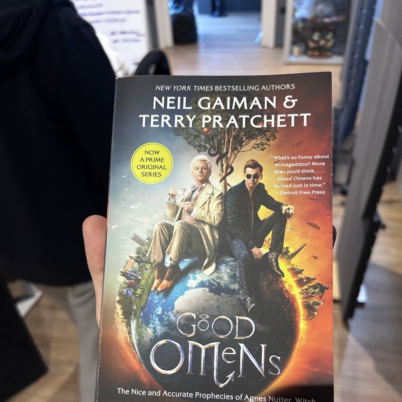 Good Omens edizione inglese firmata da Neil Gaiman