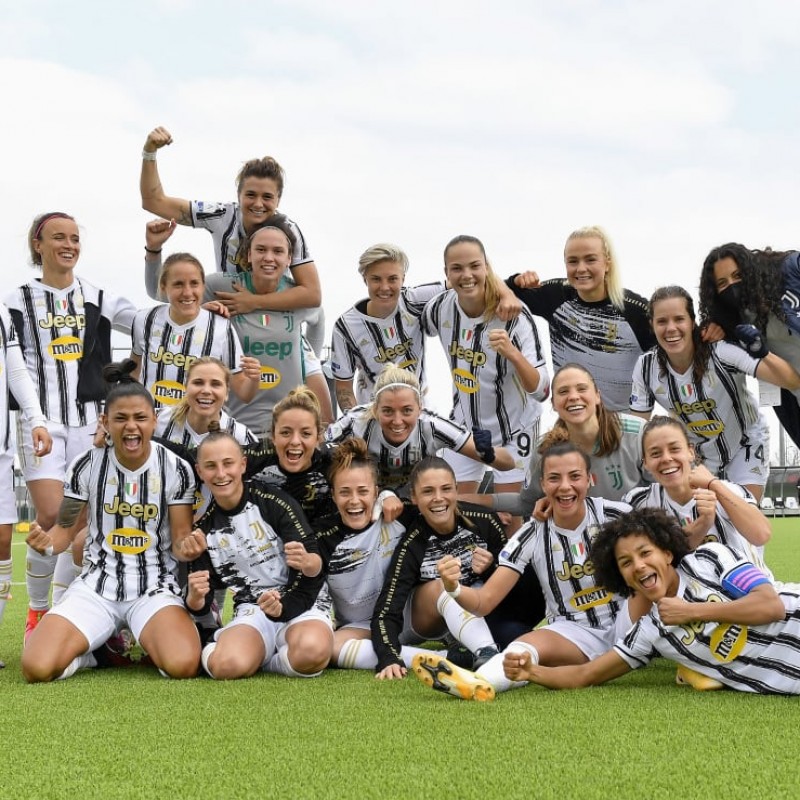 Juventus Women's Official Shirt, 2020/21 - Signed by the Squad