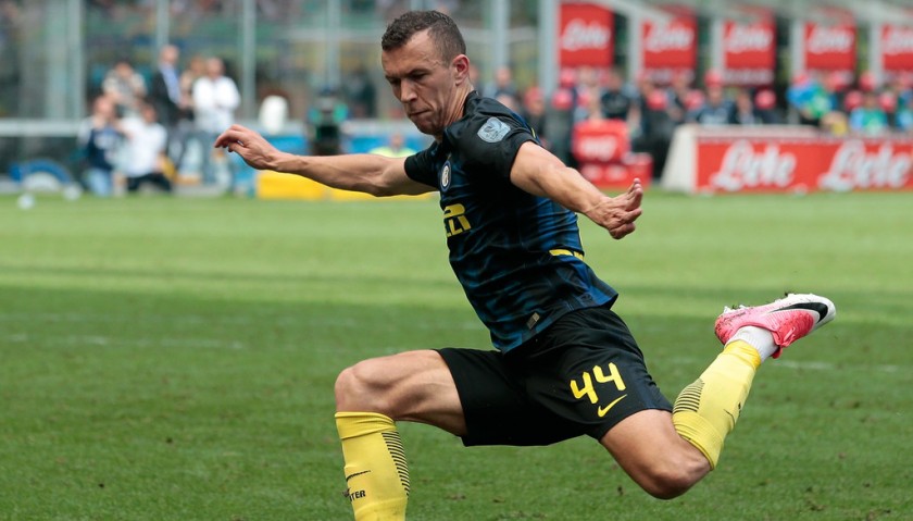 Perisic's Issued Shirt, 2017 Inter-Sassuolo - Special Patch