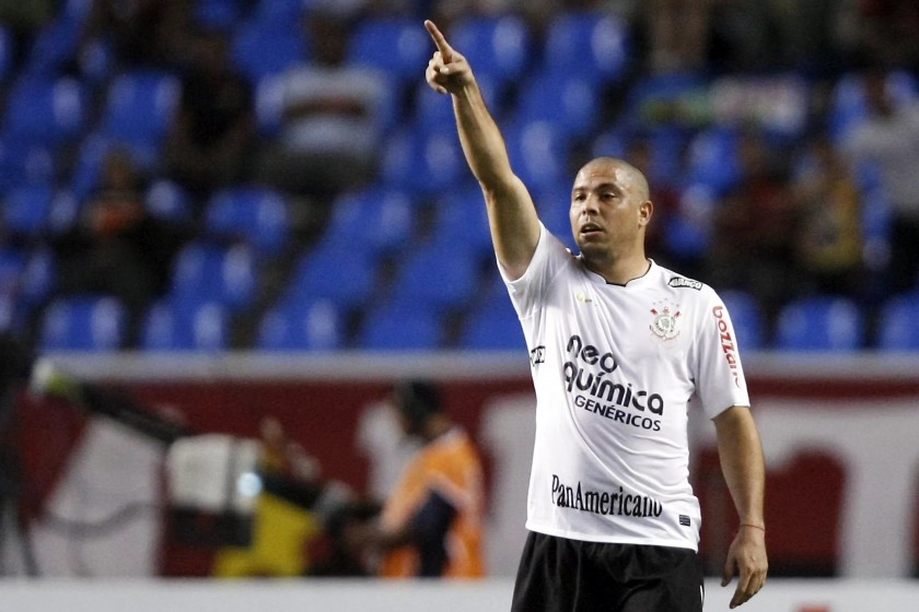 Ronaldo's Corinthians Worn Shirt, 2010 - Signed by the Squad - CharityStars