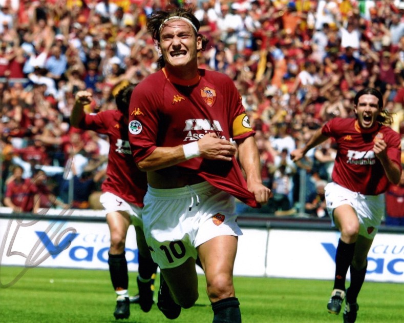 Photograph signed by Francesco Totti