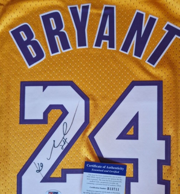 Kobe Bryant Signed Los Angeles Lakers Jersey - CharityStars