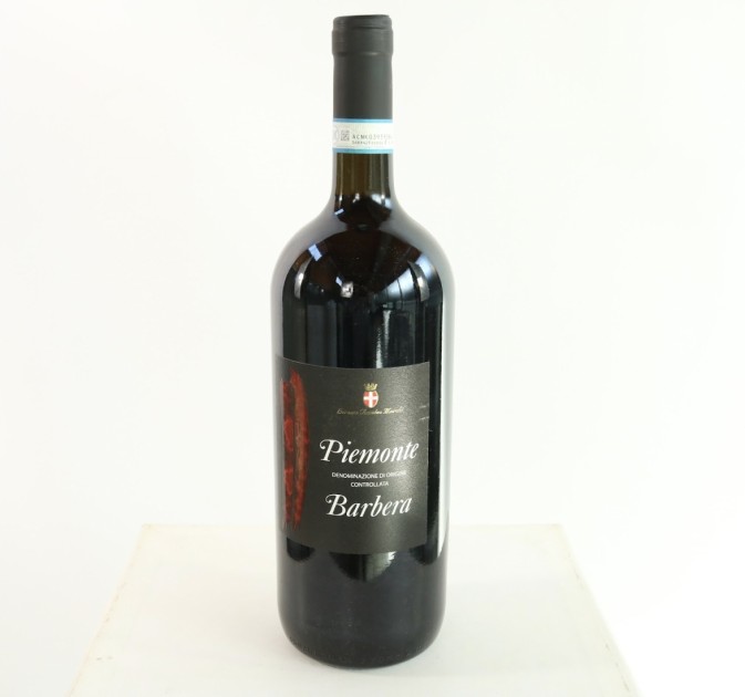 Magnum of Piedmont Barbera D.O.C. 2022 - Lorenzo Amedeo Marchi + Fettercairn '1824' 12 Year Single Highland Malt