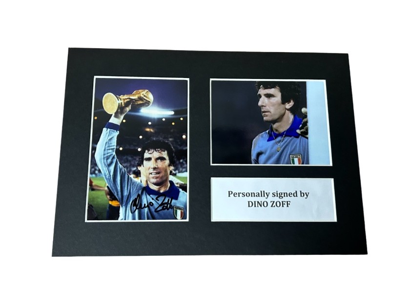 Photograph signed by Dino Zoff