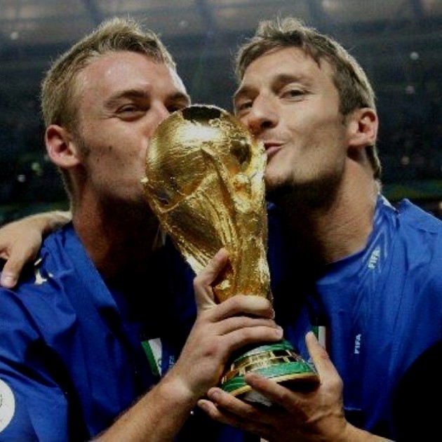 Maglia Daniele De Rossi Italia "World Cup Winners" - Autografata