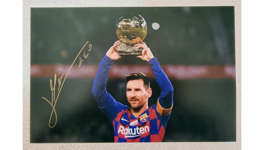 Lionel Messi Signed Photograph