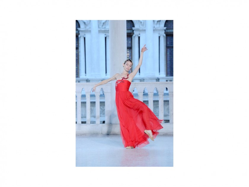 Red dress with crystals worn by Eleonora Abbagnato