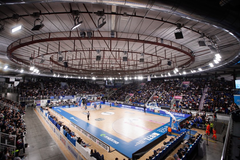 Assisti in poltroncina a Gara 3 Playoff, Brescia Basket vs Emporio Armani Milano + Meet & Greet