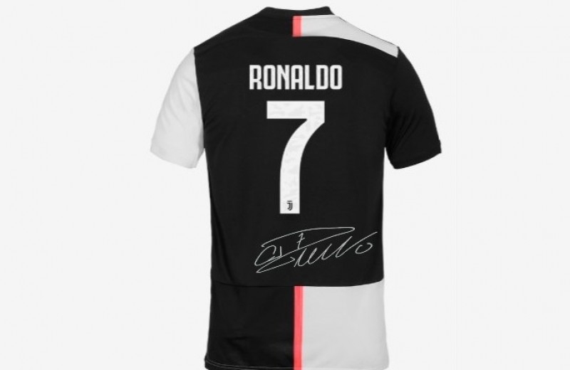 Ronaldo Juventus Signed Home Shirt, 2019/20