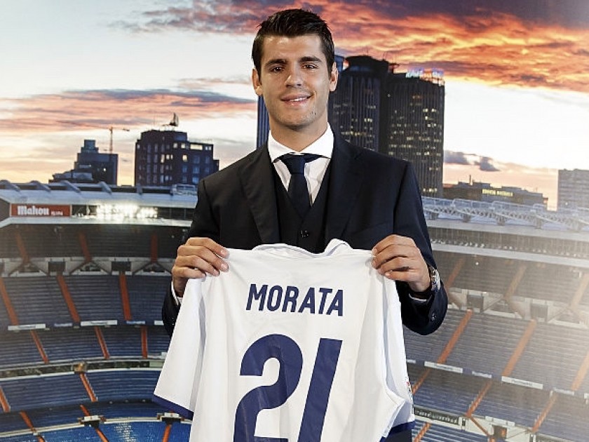Meet Alvaro Morata and receive from his hands the shirt he will wear at the Fifa World Cup Final