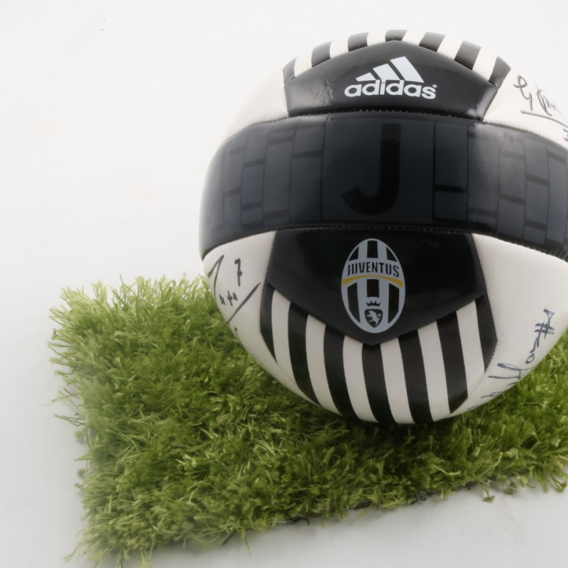 Official Juventus ball, signed by 15/16 players
