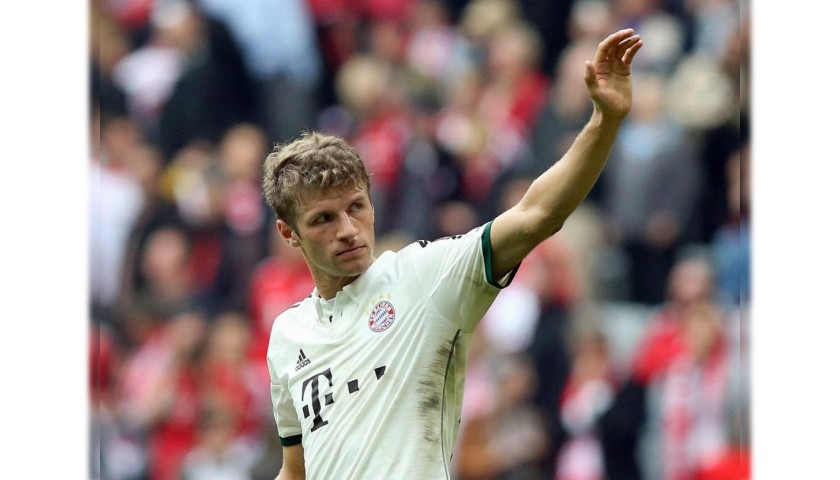 Muller's Official Bayern Munich Signed Shirt, 2013/14 
