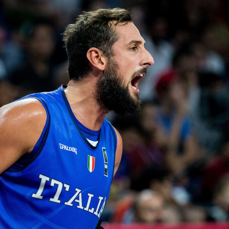 Belinelli's Official Italy Jersey, 2019 + Signed Photograph